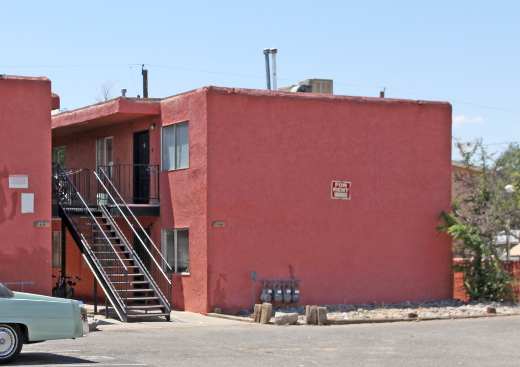 235 Tennessee St NE in Albuquerque, NM - Building Photo