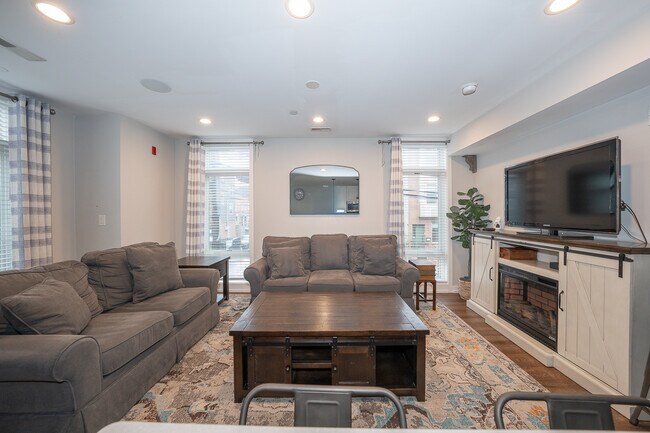 769 N Uber St, Unit B in Philadelphia, PA - Foto de edificio - Building Photo