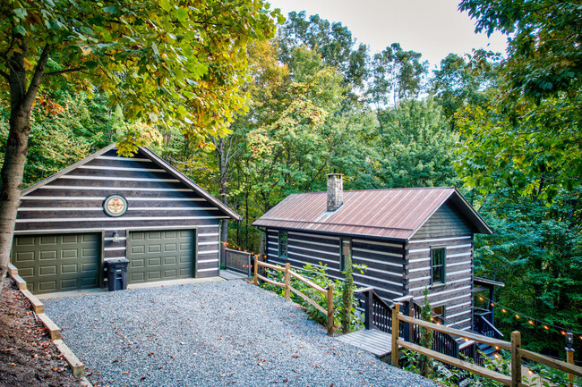 1444 Rich Mountain Rd in Zionville, NC - Building Photo - Building Photo