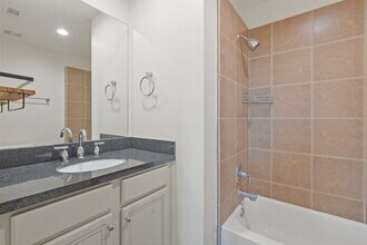 5000 Schuler St in Houston, TX - Building Photo - Building Photo