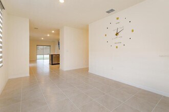 2407 Ribbon Fall Ave in Davenport, FL - Building Photo - Building Photo