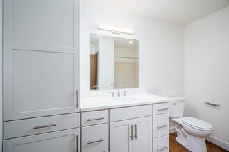 Pondview Apartments in Maplewood, MN - Building Photo - Interior Photo