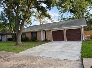 1612 Sleepy Hollow Dr in Pearland, TX - Building Photo - Building Photo