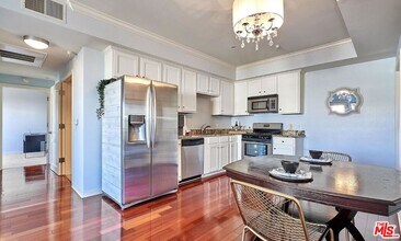 1025 Dewey Ave in Los Angeles, CA - Building Photo - Building Photo