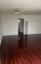 827 N Hudson Ave in Los Angeles, CA - Building Photo