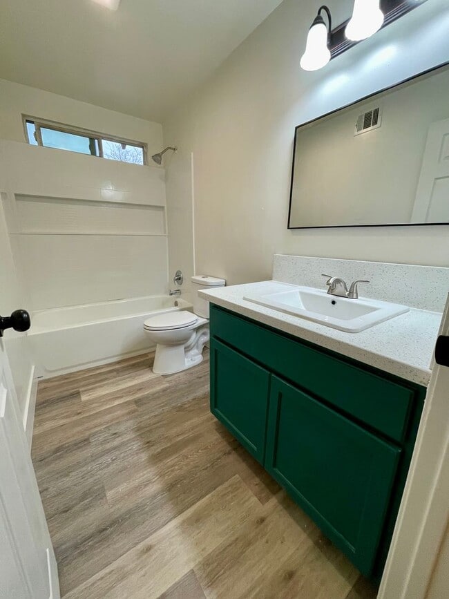 313 N Riverside Dr in Modesto, CA - Building Photo - Building Photo