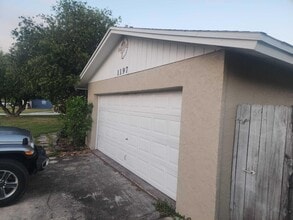 1197 SW Heather St in Port St. Lucie, FL - Foto de edificio - Building Photo