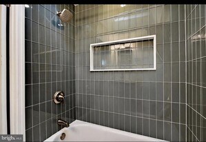 304 Pine St in Glenolden, PA - Building Photo