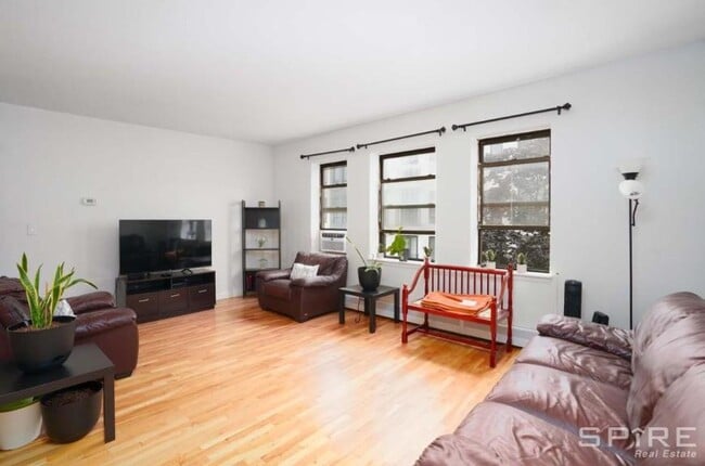 54 Veronica Pl in Brooklyn, NY - Building Photo - Building Photo