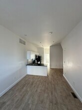 2348 Nicholas St, Unit 2nd Floor B in Philadelphia, PA - Foto de edificio - Building Photo
