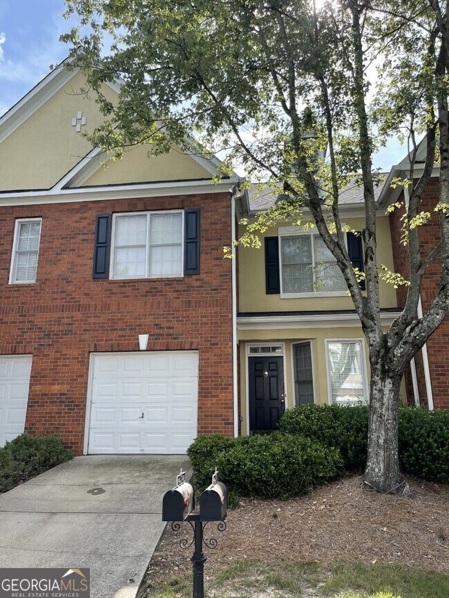 property at 2515 Longcourt Cir