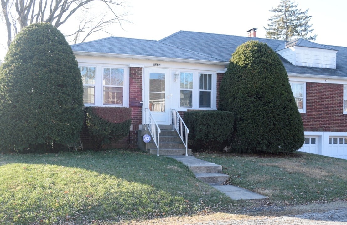 5337 E 11th St in Indianapolis, IN - Foto de edificio