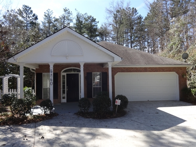 5860 Elm Tree Dr in Buford, GA - Building Photo