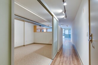 2015 Terry Ave-Unit -Unit 216 in Seattle, WA - Building Photo - Building Photo