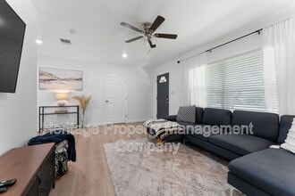 338 Tomrob Dr in San Antonio, TX - Building Photo - Building Photo