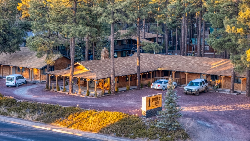 1078 E White Mountain Blvd in Pinetop, AZ - Foto de edificio