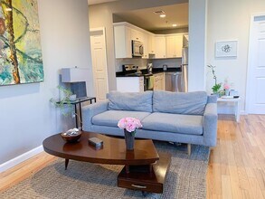 473 Newark Ave in Jersey City, NJ - Building Photo - Building Photo