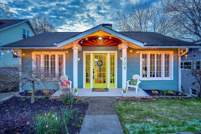 708 Old Dallas Rd