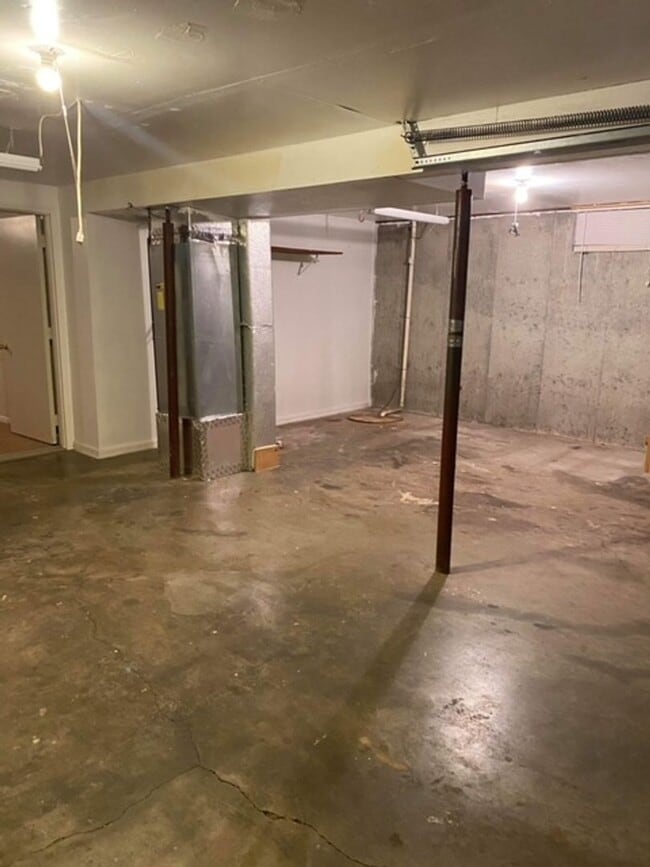 323 Valley View Dr in Radcliff, KY - Building Photo - Building Photo