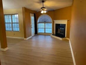 6704 W Friendly Ave, Unit 4J in Greensboro, NC - Foto de edificio - Building Photo