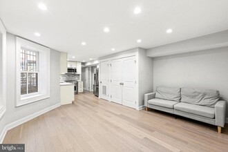 1330 Vermont Ave NW in Washington, DC - Building Photo - Building Photo