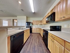 11293 Justin Oaks Dr N in Jacksonville, FL - Building Photo - Building Photo