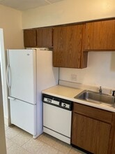 90 Elliot St, Unit 407 in Springfield, MA - Foto de edificio - Building Photo