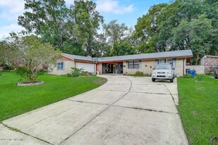 5556 Floral Ave in Jacksonville, FL - Building Photo