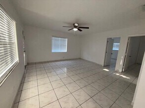 497 NW 40 Ct Oakland Park, FL 33309 in Oakland Park, FL - Building Photo - Building Photo