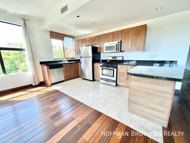 8813 Burton Way in Los Angeles, CA - Building Photo - Building Photo