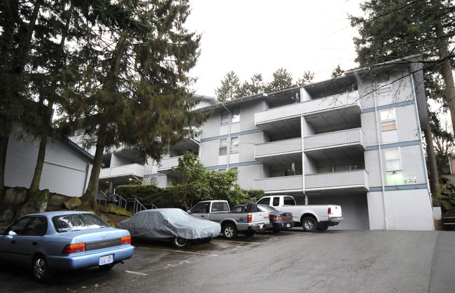 Linden II Apartments in Shoreline, WA - Building Photo - Building Photo