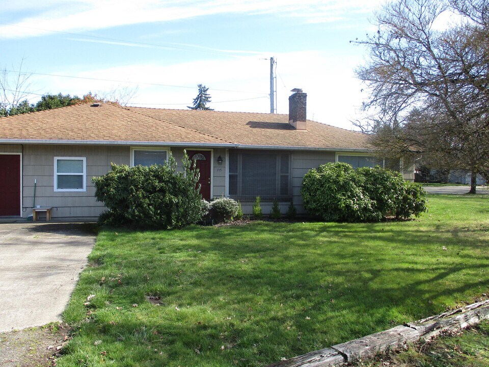 715 Leigh St in Eugene, OR - Building Photo