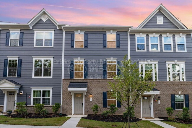 property at 306 New Gallant Dr