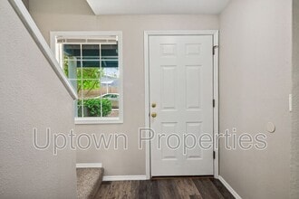 6133-6135 SE Frances St in Hillsboro, OR - Foto de edificio - Building Photo