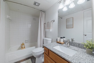 Sandshell at Fossil Creek in Fort Worth, TX - Foto de edificio - Building Photo