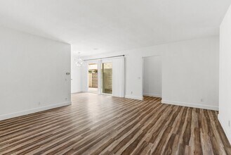809 Edgewood St in Inglewood, CA - Building Photo - Building Photo