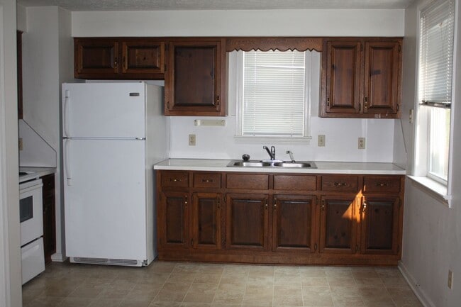853 E 11th Ave in Bowling Green, KY - Building Photo - Building Photo