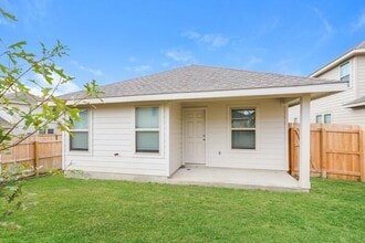 9326 Dogwood Hill in San Antonio, TX - Foto de edificio - Building Photo