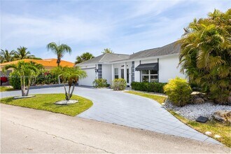 4902 N Travelers Palm Ln in Tamarac, FL - Building Photo - Building Photo
