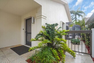 112 Inner Harbour Way in Jupiter, FL - Building Photo - Building Photo