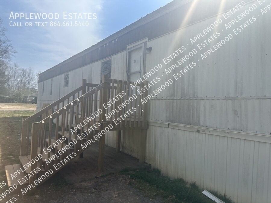 305 Casper Dr in Spartanburg, SC - Building Photo