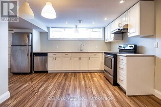 708 Newman Crescent in Whitby, ON - Building Photo - Building Photo