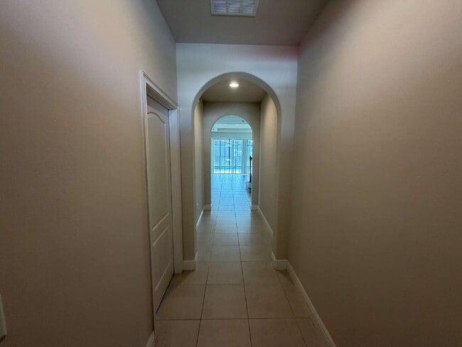 124 Angela's Ave in Haines City, FL - Foto de edificio - Building Photo