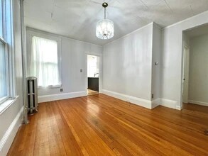 45 Crescent Ave, Unit 1 in Chelsea, MA - Building Photo - Building Photo