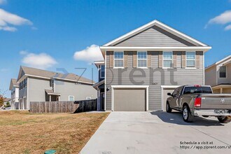 13827 Enzo Gate in San Antonio, TX - Building Photo - Building Photo