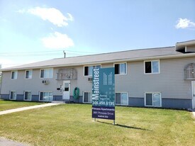 Princess Apartments in Regina, SK - Building Photo