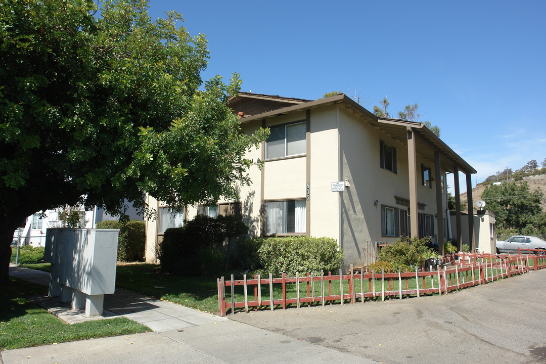 835 Farm Dr in San Jose, CA - Building Photo