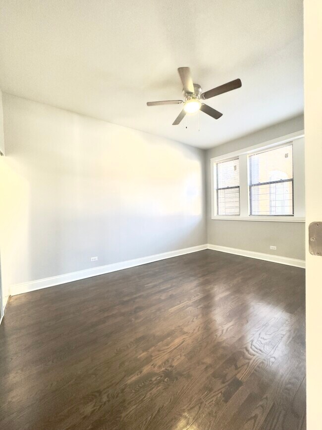 4408 N Hazel St, Unit 4410-1 in Chicago, IL - Building Photo - Building Photo
