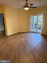 400 Symphony Cir in Cockeysville, MD - Building Photo