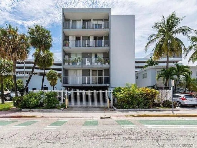 1615 West Ave in Miami Beach, FL - Building Photo - Building Photo
